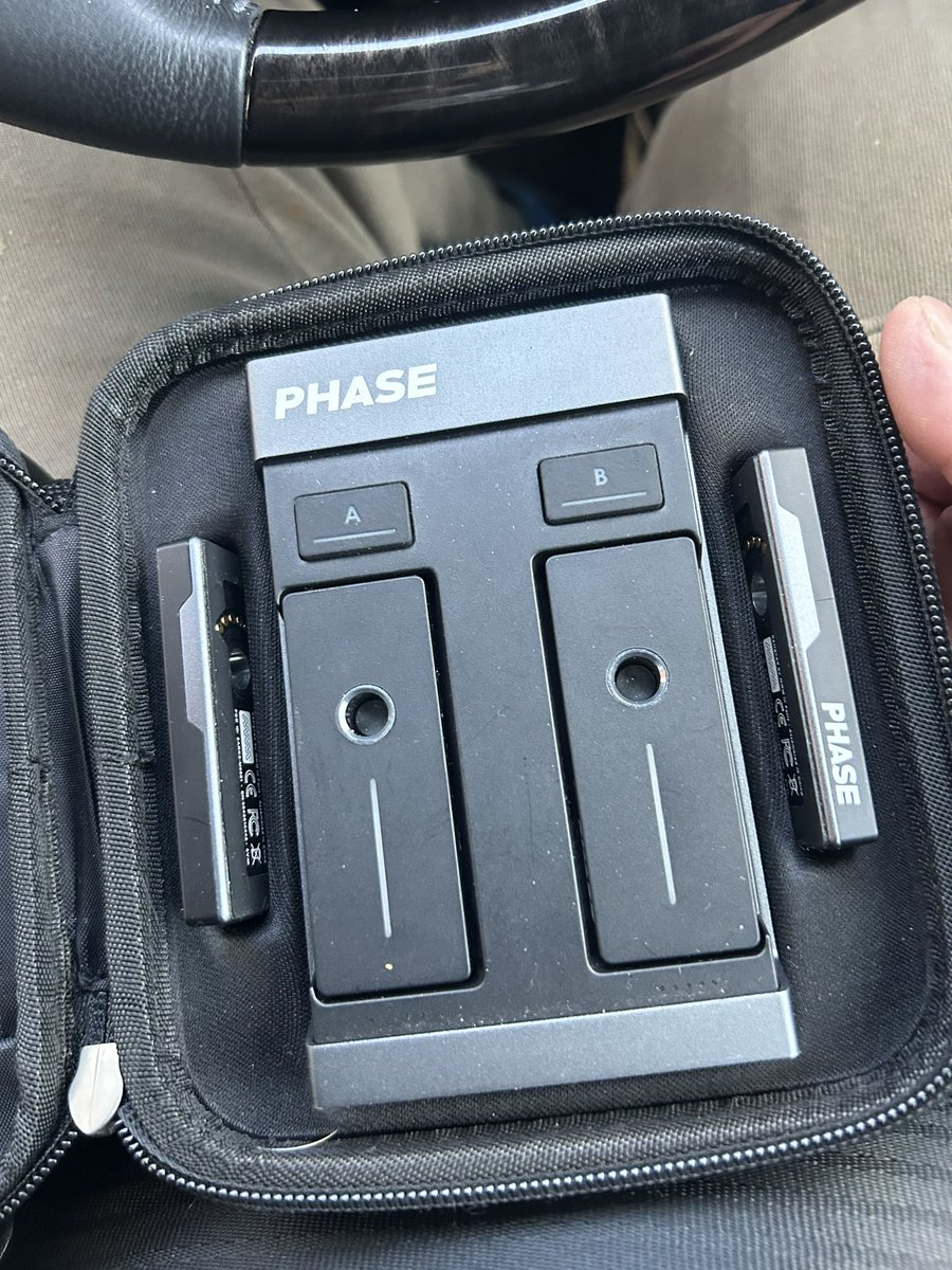 365H1DE's tweet photo. こないだタンテ触ってからクラってしまい
phase ultimateとバイナルプレート、DJM-S3買っちゃった。

予算無いといえ、ミキサーはせめてNumarkscratchにすればよかったなと思ったけど、いずれ7.9.11のどれかにアップレードするからいいか〜。

とりあえず、ターンテーブルは一台スタントンは確保できた https://t.co/XZ2JCATSa7