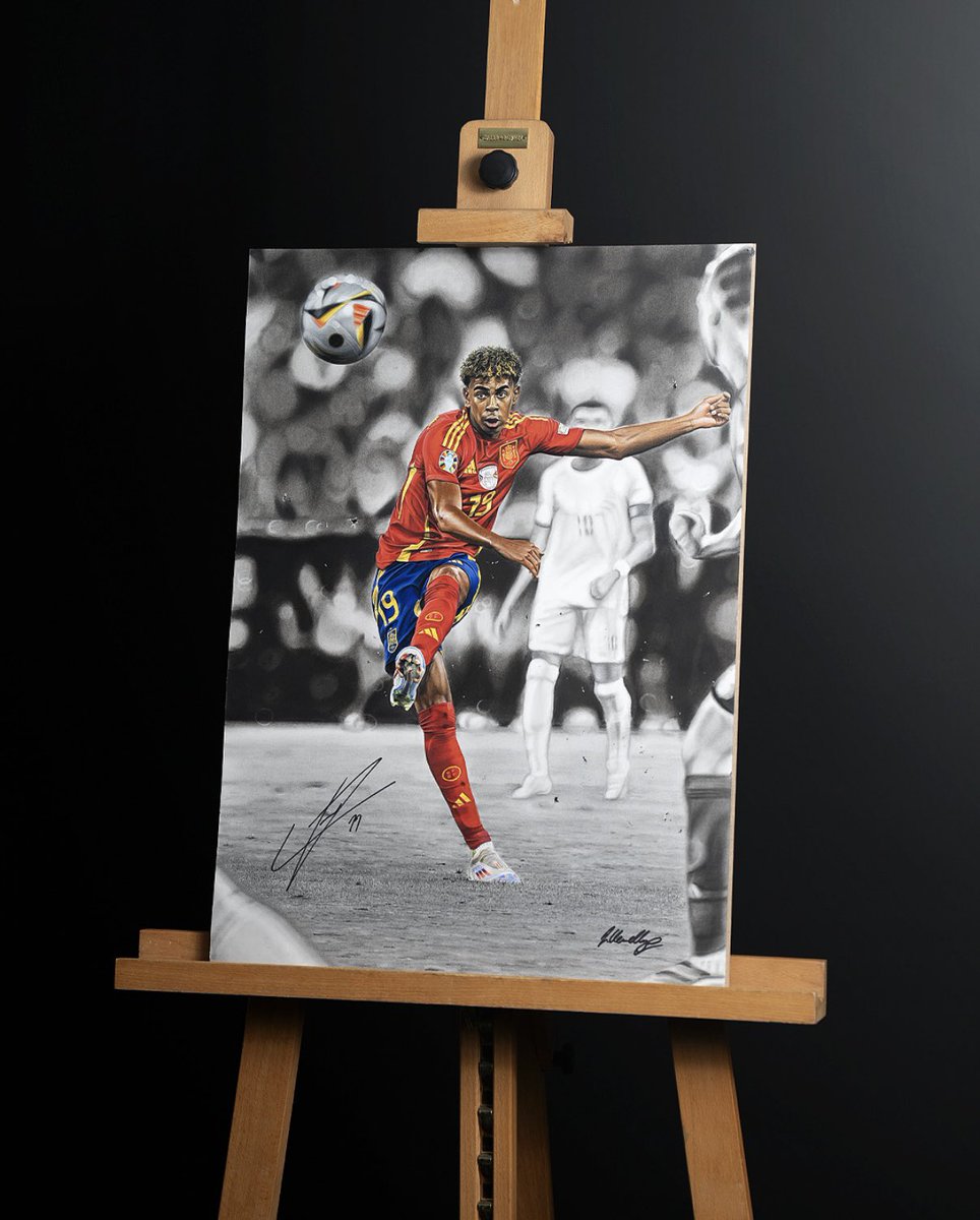 llewellyn_art's tweet image. LAMINE YAMAL SIGNS ✍🏻
Delighted to announce that the @FCBarcelona and @SEFutbol superstar has put pen to paper on my original pencil portrait and limited edition reproductions thanks to @icons_football 🤝
Want to know more, check out the link below 👇🏻
icons.com/offers/special…