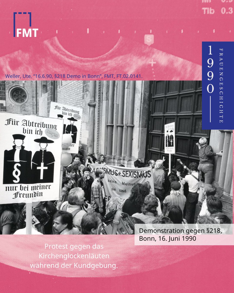 1990: Die Einheit bringt Hoffnung, aber auch … Uneinigkeit. Die Debatte um §218 entflammt erneut. Frauen aus Ost und West bangen um Fortschritt und das Recht auf #Selbstbestimmung (bis heute). Mehr dazu bei uns vor Ort! 💥 💬 #MeinBauchGehörtMir #Frauenrechte #Wiedervereinigung