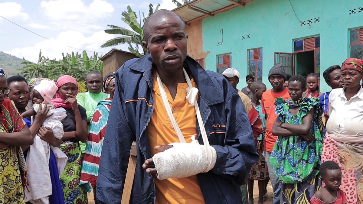 Sam Kabera (@sam_kabera) on Twitter photo Abatuye Ngando,akagari ka Gaseke mu murenge wa Mutete <a href="/GicumbiDistrict/">Gicumbi District</a> barashinja irondo,kuba rihungabanya umutekano aho kuwucunga, ni nyuma yuko riherutse kuvuna ukuboko uwitwa Nkunzimana Faustin ndetse abanyerondo babikoze ntibabibazwe kandi we ntacyo akibasha gukora. Abatuye Ngando,akagari ka Gaseke mu murenge wa Mutete <a href="/GicumbiDistrict/">Gicumbi District</a> barashinja irondo,kuba rihungabanya umutekano aho kuwucunga, ni nyuma yuko riherutse kuvuna ukuboko uwitwa Nkunzimana Faustin ndetse abanyerondo babikoze ntibabibazwe kandi we ntacyo akibasha gukora.