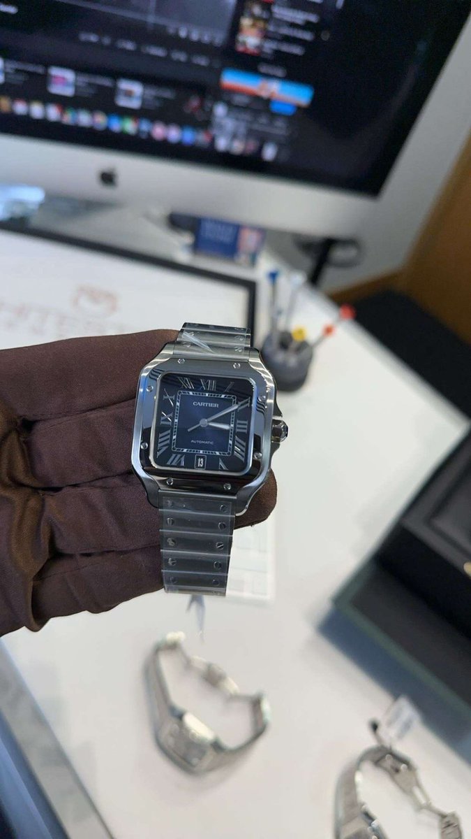 AnonymousDezi's tweet photo. I’ve been rewarding myself in many different ways but these pieces mean a lot to me, it represents the amount of time and hardwork I’ve put in trying to become a better trader for myself. 5 years in the game and I’m still pushing higher. #ForTheHardwork #DrBeast https://t.co/yhnSqg88z6
