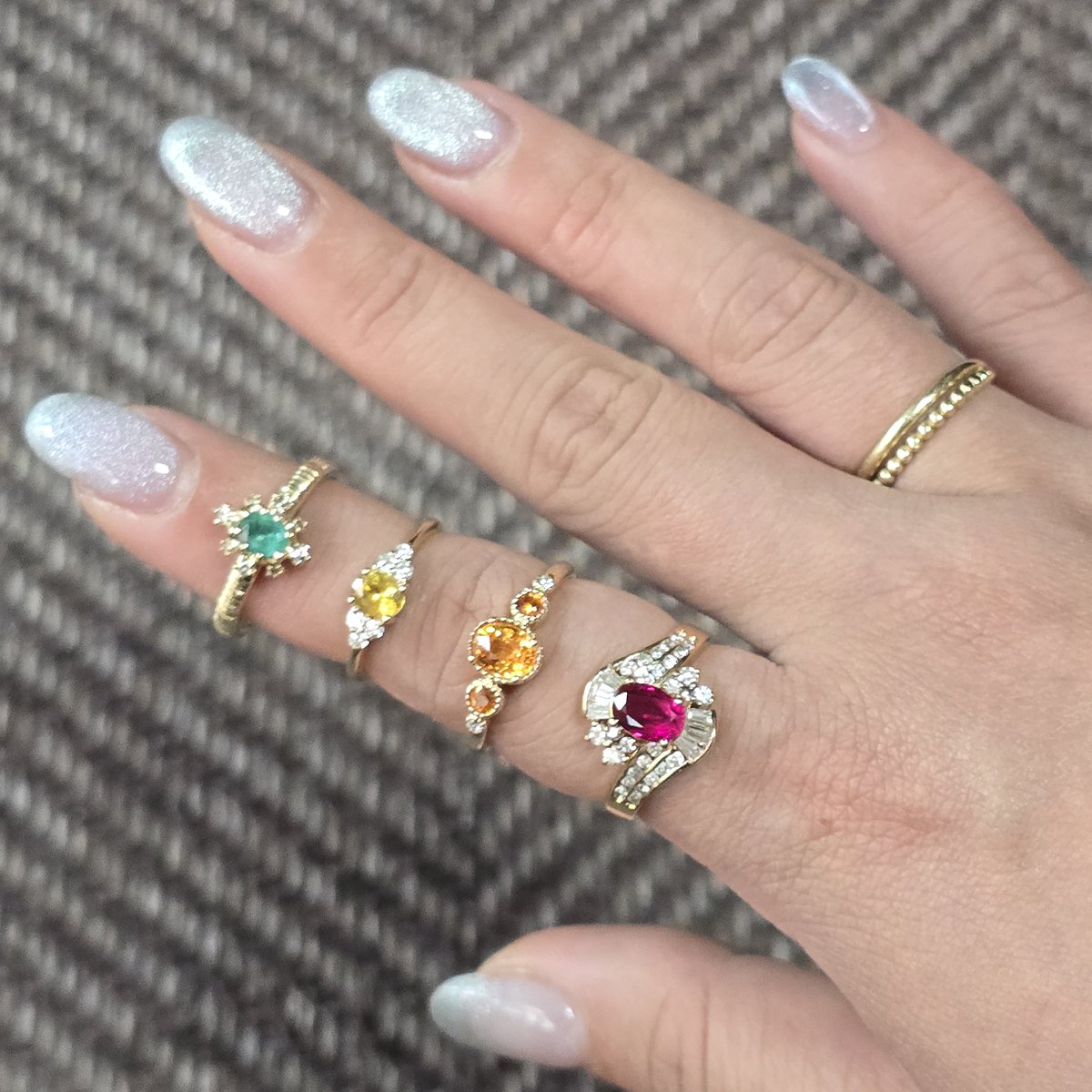 신 난 다

빨 주 노 초(여기까진 완성) 
파 남 보(여기는 만들 거)

다 채 웠 어