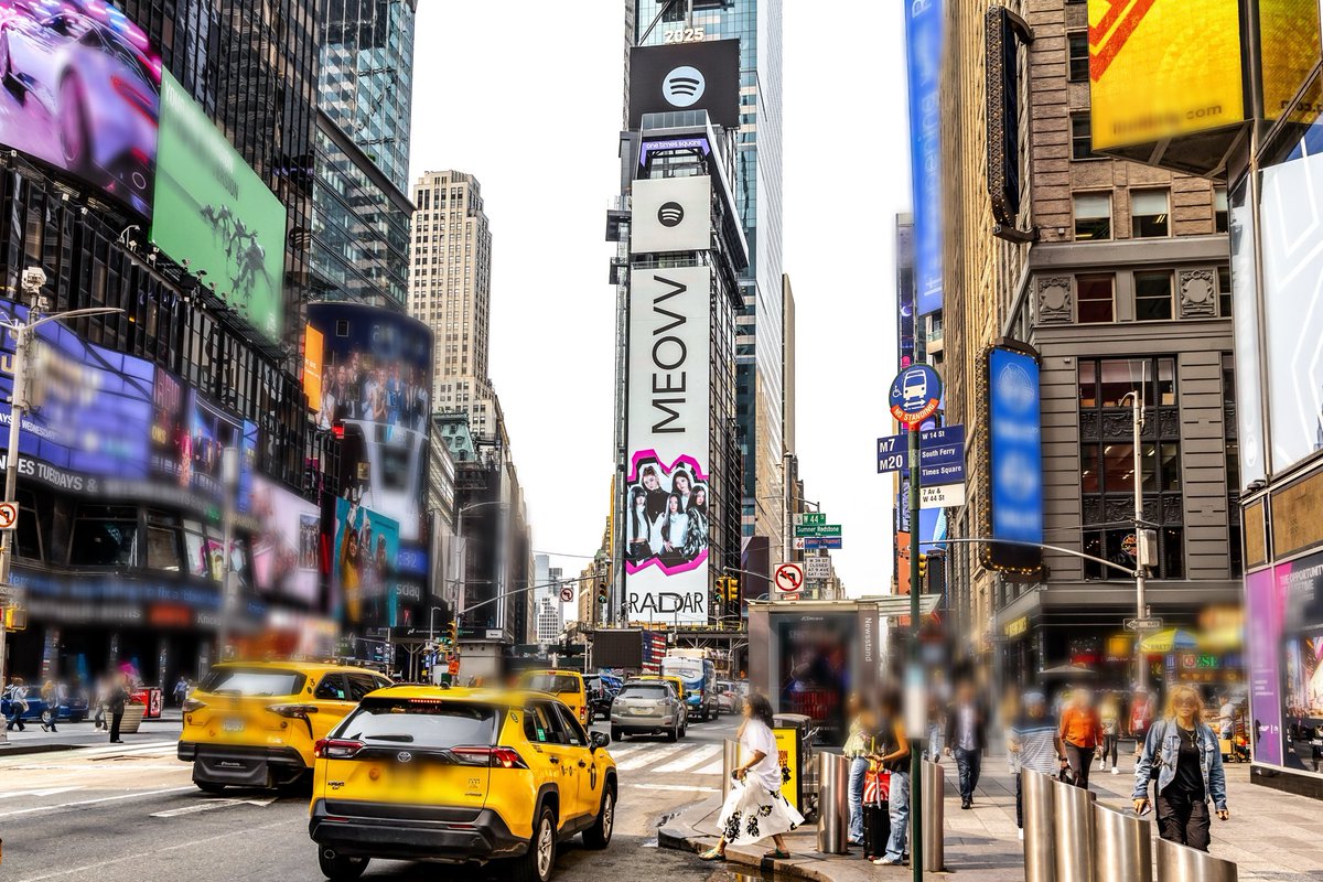 OFFICIAL_MEOVV's tweet photo. Thank you @Spotify & New York Times Square!
🔗https://t.co/h8Wv9mEIKb
#MEOVV #미야오
#HANDSUP #DROPTOP #LITRIGHTNOW #MYEYESOPENVVIDE
#SPOTIFY #RADAR #RADARKOREA https://t.co/GAQsagofbO