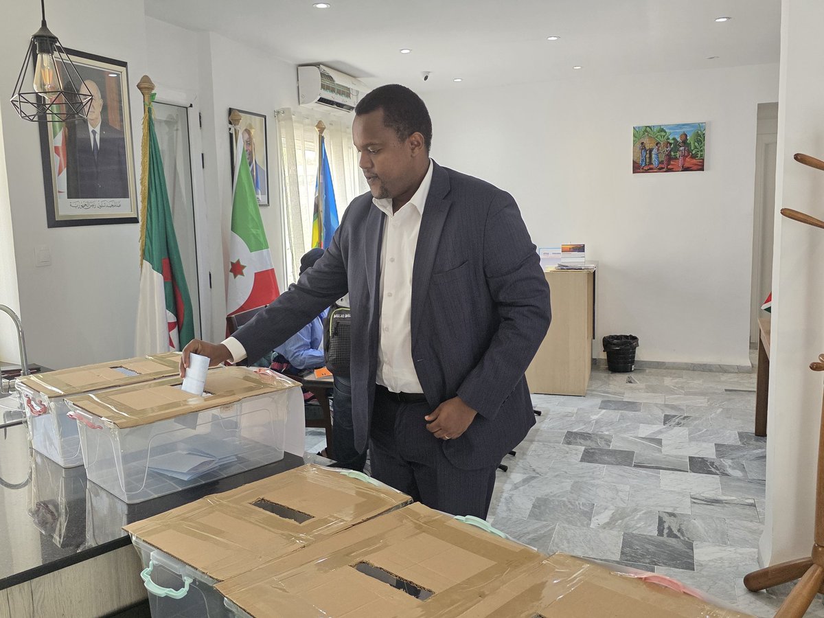 Elections des députés à l'Ambassade du Burundi en Algérie, ce 5 juin 2025.
<a href="/MAEBurundi/">MAECD</a> 
<a href="/NtareHouse/">Ntare Rushatsi House</a>