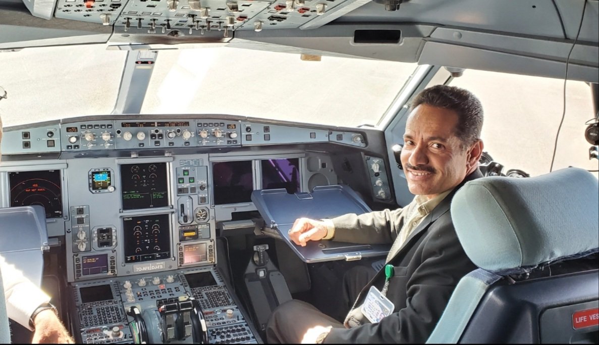 اخذت هذه الصورة من قمرة القيادة للطائرة A330 بتاريخ 25 مارس 2025م والتي استهدفها العدو الصهيوني في 6 مايو الماضي.