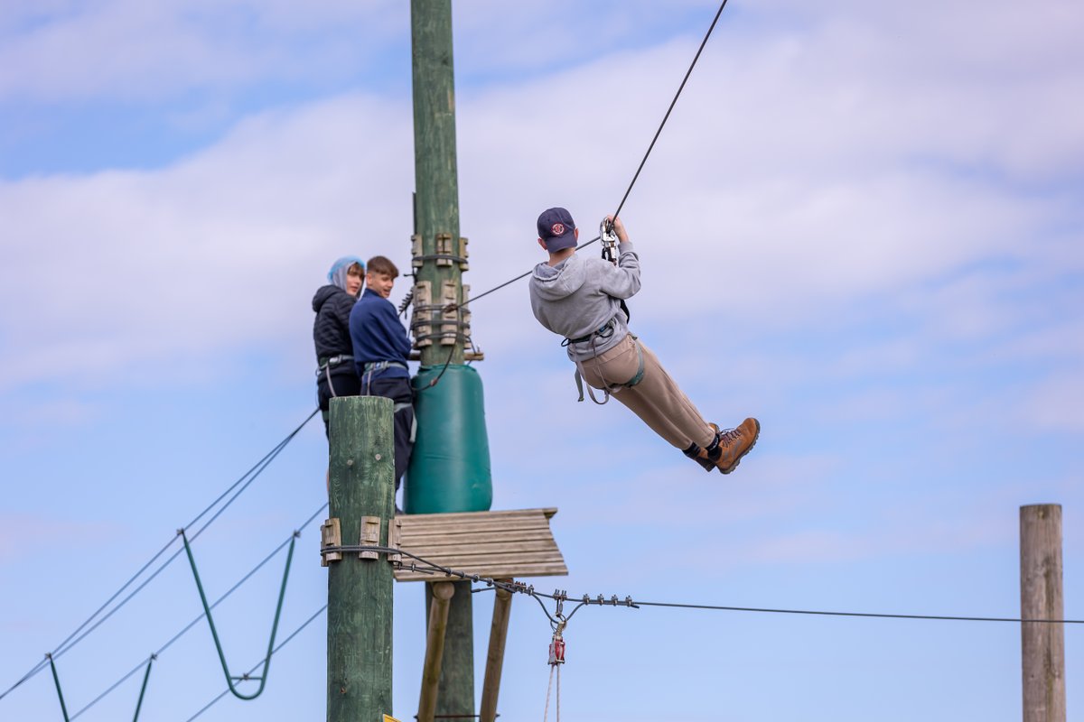 💨 When your mate goes first and you’re next in line…
Will you scream, laugh or both? 😅
Conquer the heights together with the Sky Aerial Pass – only at Skypark, every weekend!

🎟️ Grab your SKY aerial pass now: skypark.ie

#SkyPark #SkyAerialPass