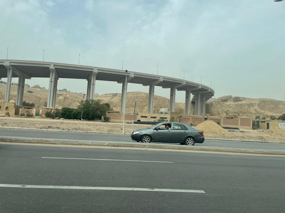 SpacePolProject's tweet image. New blog post!Our latest #SpacePol field report from #Cairo is online: evictions, mega-projects &amp;amp; human encounters across a city in transformation. Photos, reflections &amp;amp; critical geographies👇 @AnkyraWitch 
📸 spacepol.hypotheses.org/3008
#UrbanStudies #Egypt #NewCairo #NAC #fieldwork