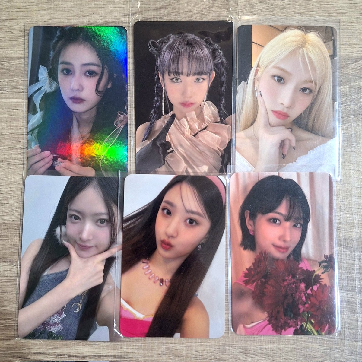 Chryleen's tweet photo. Wts / want to sell / lfb  
BaiLu and GG Photocards 
- TAKE ALL 200K - 

📍Jakarta
~ Ina only 
✔️ Keep event  
❌ Sensitive buyers

t.  白鹿 H1key seoi riina hwiseo seoul dreaming album 500 days anniversary md kim lip loona artms purple kiss purki dosie 하이키 양도 #BaiLu #白鹿 https://t.co/AI34tuhXhH
