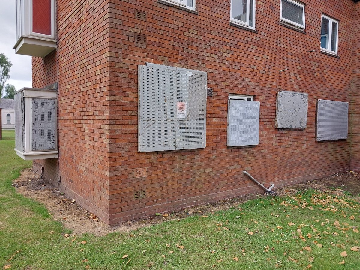 Bilston & East Park Police (@bilstonwmp) on Twitter photo #Sitexed | Following reports of ASB in this block of flats in #Bilston, I worked in #Partnership with WV Homes to resolve the issue. ASB will not be tolerated.
#YouSayWeDo
Pcso Lewis
<a href="/WolvesPolice/">Wolverhampton Police</a>
<a href="/WMPolice/">West Midlands Police</a>
@Wolverhamptonhomes #Sitexed | Following reports of ASB in this block of flats in #Bilston, I worked in #Partnership with WV Homes to resolve the issue. ASB will not be tolerated.
#YouSayWeDo
Pcso Lewis
<a href="/WolvesPolice/">Wolverhampton Police</a>
<a href="/WMPolice/">West Midlands Police</a>
@Wolverhamptonhomes
