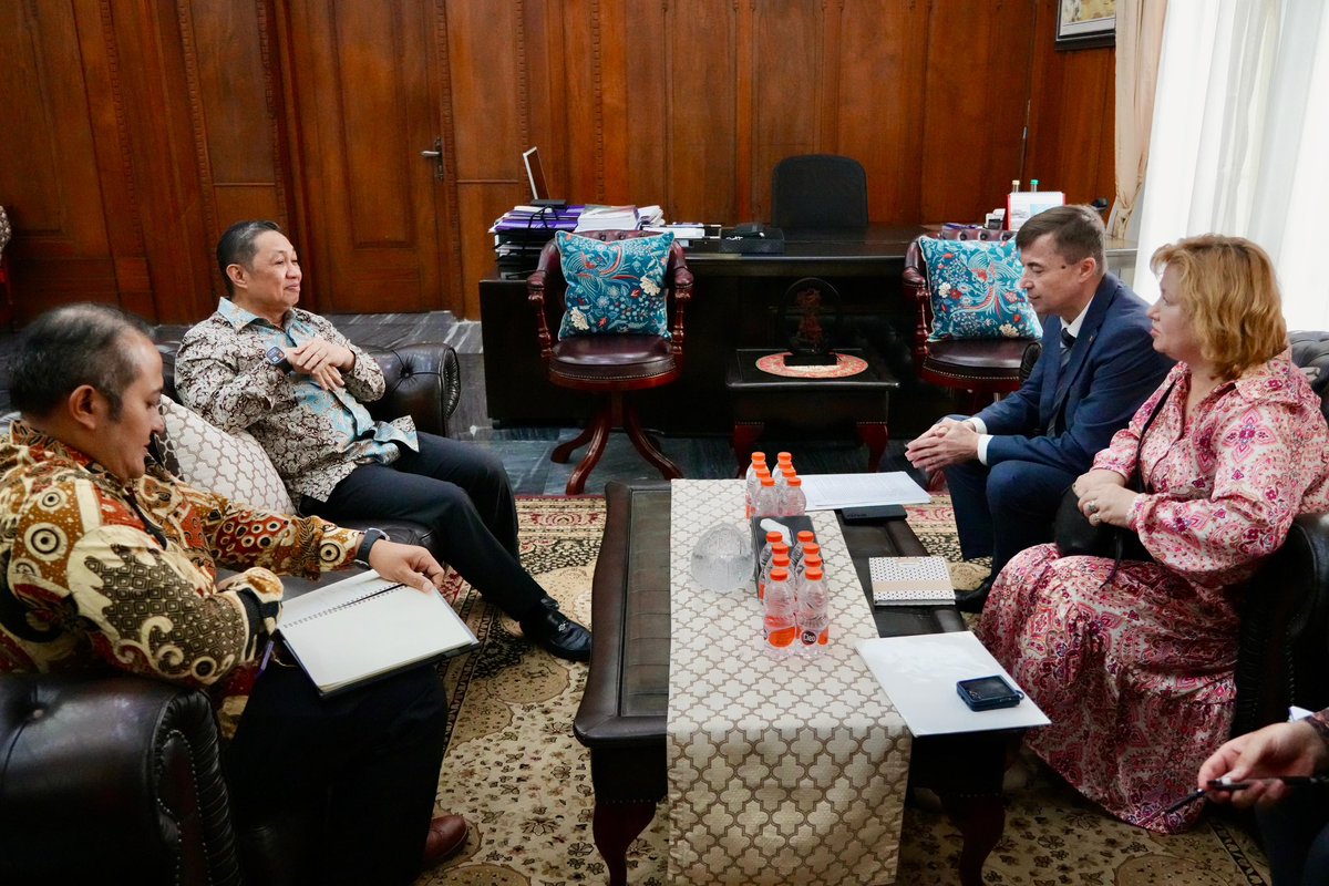 anismatta's tweet image. Hari ini saya bertemu Duta Besar Rusia untuk Indonesia Y.M. Sergei Tolchenov. 

#kemlu #inidiplomasi #kabinetmerahputih #rusia