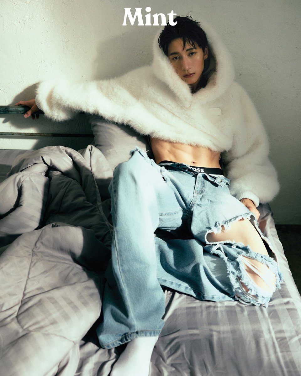 "ความยากคือพอกินคลีนมากๆ และอดแป้ง ผมก็ไม่ค่อยมีแรง อย่างช่วงที่ตัดน้ำกับแป้ง นัท #LYKN ที่เคยถ่าย Mint Six Pack มาก่อนก็เดินมาทักเลยว่าตัดน้ำเหรอ คงเห็นผมเหม่อลอยอยู่" #JUNG_PERSES 💚

➡️อ่านต่อ mintmagth.com/people/intervi… 

#JUNG_PERSESxMintSixPack
#PERSES 
#MintVol28 #MintSixPack