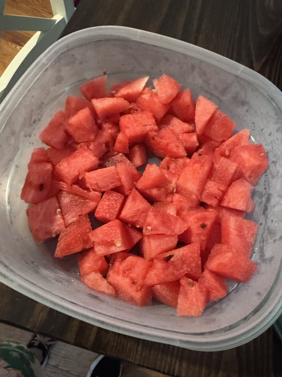 TheOtherLori's tweet image. 3.6 hilly miles to make up for my lack of running on #globalrunningday. Apparently it’s #WorldEnvironmentDay so I made up for my mistakes of the entire week! 🤣🤣 In case you care, the humidity is back with a vengeance! #runchat #rehydratewithwatermelon #sunrisechaser