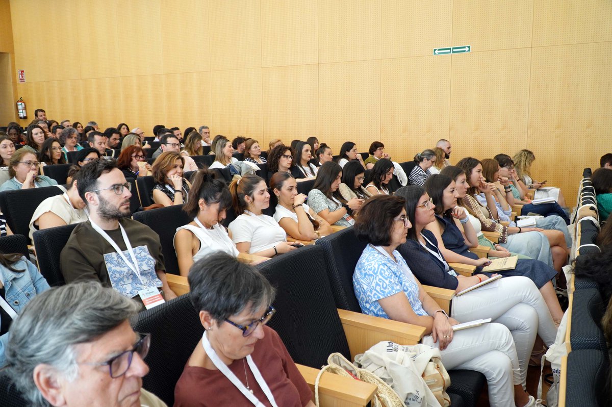 JornadasInfyFam's tweet photo. 📌𝗦𝗲𝗴𝘂𝗻𝗱𝗮 𝘆 𝘁𝗲��𝗰𝗲𝗿𝗮 𝗽𝗼𝗻𝗲𝗻𝗰𝗶𝗮, 𝗲𝗻 𝗹𝗮 𝗷𝗼𝗿𝗻𝗮𝗱𝗮 𝗱𝗲 𝗺𝗮𝗻̃𝗮𝗻𝗮 
Raquel Gómez Millán y Ruth Talabán Romera, y Beatriz Izquierdo Pliego

#VIIJornadasInfanciayFamilia #infanciayadolescencia @fempclm @gobjccm https://t.co/slT4HH4Wob