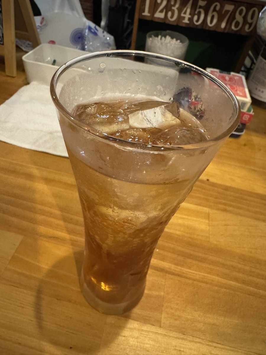 地元ののみまわり？イベントで思っていること
・ンー
・まだのめるにゃ…
・おいち♡おいち♡
・昼から酒盛り、しちゃってます
・おつまみたりないー
・お前いま追加注文OKって言ったか？
