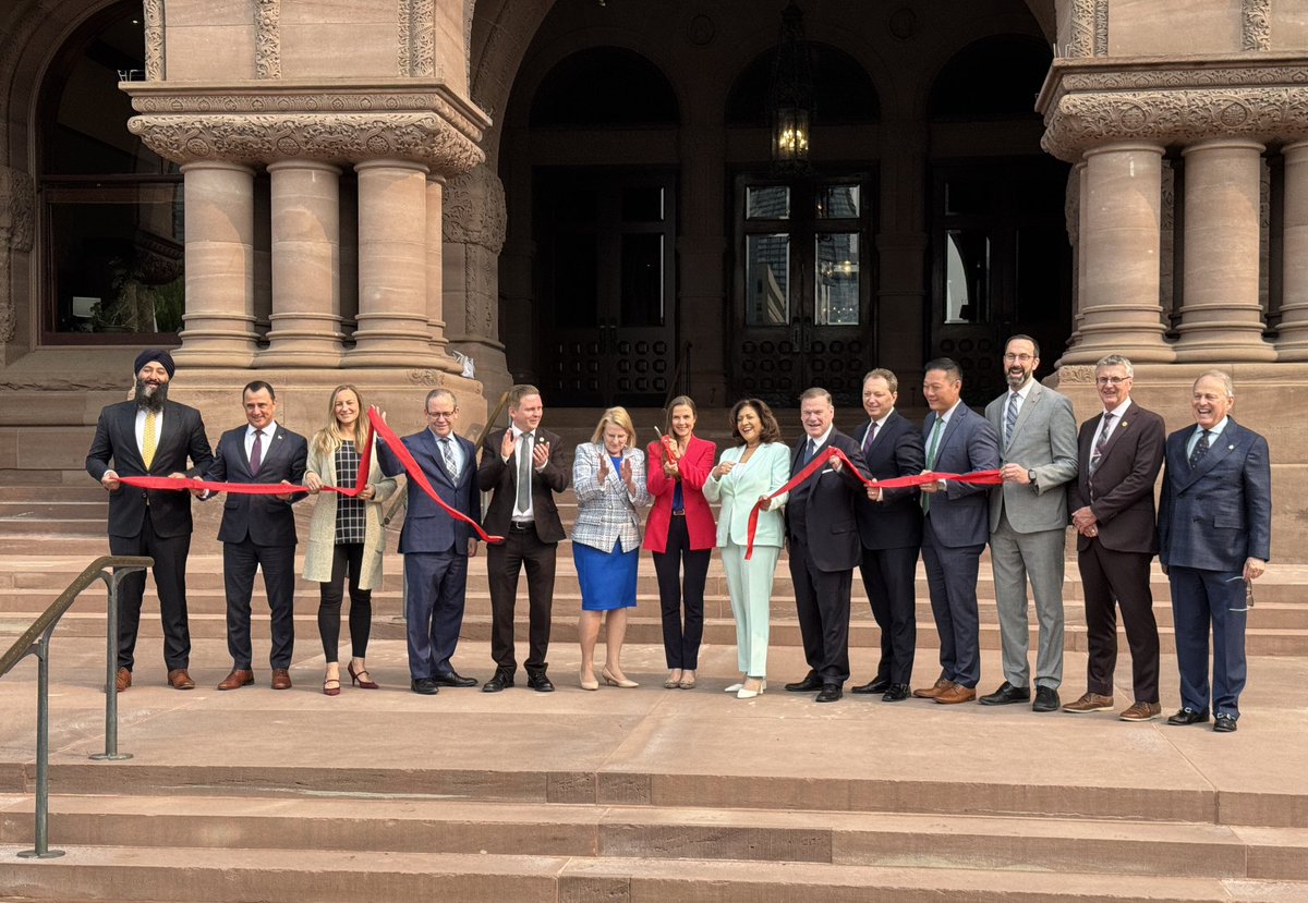 Kinga Surma (@kingasurmampp) on Twitter photo Proud to stand alongside Minister <a href="/Andrea_Khanjin/">Andrea Khanjin</a> as we unveiled the Protect Ontario by Cutting Red Tape Act.
This bill is all about delivering real results:
☑️Improving public services
☑️Reducing unnecessary red tape
☑️Strengthening Ontario's economy Proud to stand alongside Minister <a href="/Andrea_Khanjin/">Andrea Khanjin</a> as we unveiled the Protect Ontario by Cutting Red Tape Act.
This bill is all about delivering real results:
☑️Improving public services
☑️Reducing unnecessary red tape
☑️Strengthening Ontario's economy