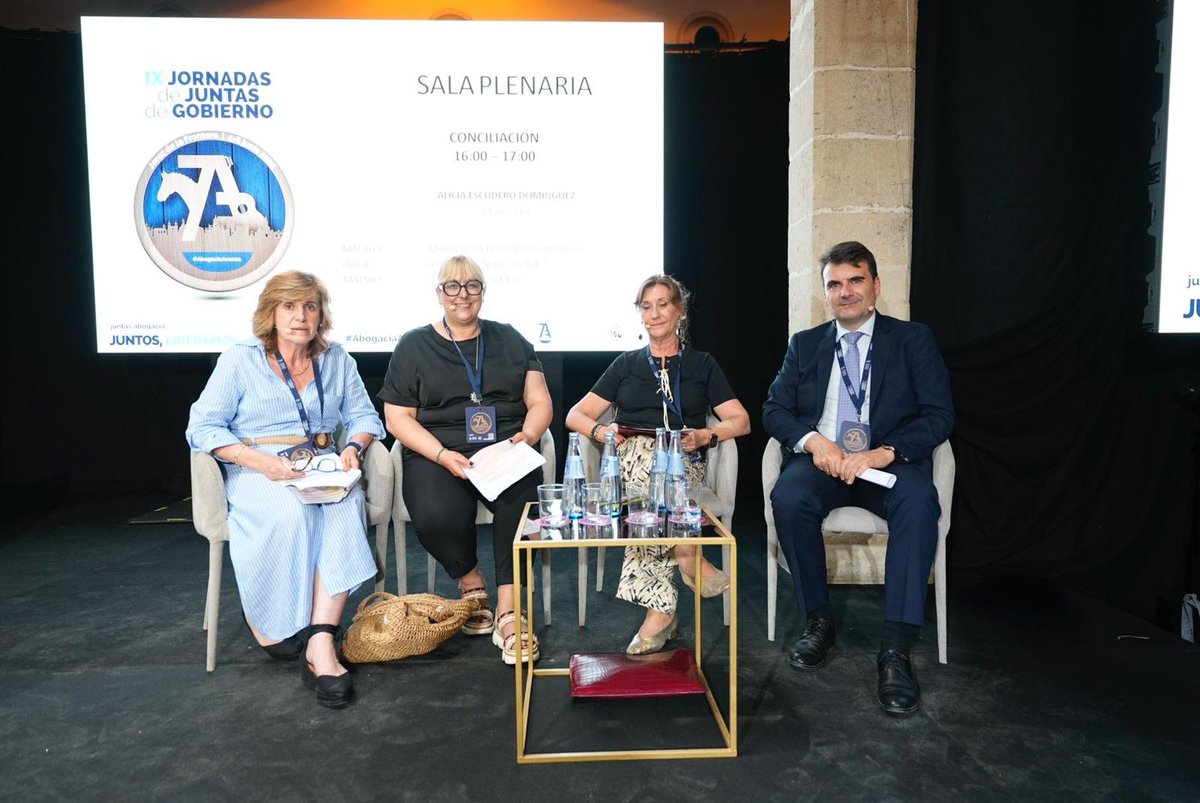 Abogacía Española (@abogacia_es) on Twitter photo 🔹 Conciliación
🗣️ Moderadora: Alicia Escudero
🎤 Ponentes:
• María Rosa Bocanegra – <a href="/AbogaciaMalaga/">Abogacía de Málaga</a>
• Alfredo Sánchez – <a href="/icaavila/">ICA Ávila</a>
• Diana Duch – <a href="/Ica_Mataro/">Icamat (Advocacia Mataró)</a> 🔹 Conciliación
🗣️ Moderadora: Alicia Escudero
🎤 Ponentes:
• María Rosa Bocanegra – <a href="/AbogaciaMalaga/">Abogacía de Málaga</a>
• Alfredo Sánchez – <a href="/icaavila/">ICA Ávila</a>
• Diana Duch – <a href="/Ica_Mataro/">Icamat (Advocacia Mataró)</a>