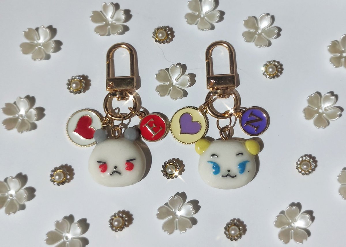 nunucheekies's tweet image. Will be handing out a very limited number of handmade moi and muhmo keyrings this Saturday hehehe they're all flawed and imperfect but I enjoyed making them so I hope whoever gets these will be a little bit happier, too! See you po ❤️💜✨

#LKRVgeungnwa
#hangGeungNwayon