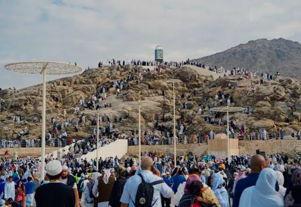 قال النبيُّ صلى الله عليه وسلم

خَيْرُ الدُّعَاءِ دُعَاءُ يَوْمِ عَرَفَةَ، وَخَيْرُ مَا قُلْتُ أَنَا وَالنَّبِيُّونَ مِنْ قَبْلِي: لاَ إِلَهَ إِلاَّ اللَّهُ وَحْدَهُ لاَ شَرِيكَ لَهُ، لَهُ الْمُلْكُ، وَلَهُ الْحَمْدُ، وَهُوَ عَلَى كُلِّ شَيْءٍ قَدِيرٌ

#جامعة_أم_القرى 
#يوم_عرفة