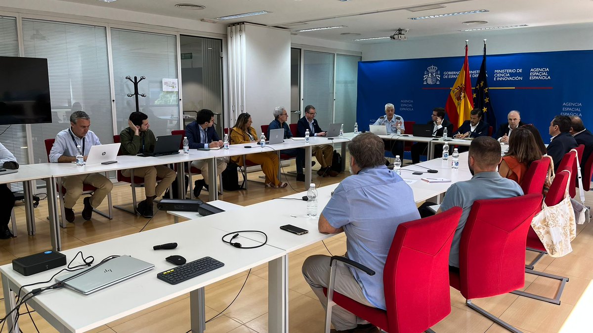 🚀Nuestra Comisión de Espacio se ha reunido hoy en la sede de la <a href="/aee_gob/">Agencia Espacial Española (AEE)</a>, donde hemos recibido una actualización sobre los programas de #espacio.
Gracias por la acogida y por compartir información que nos ayudará a seguir avanzando en este sector con gran potencial en Andalucía.