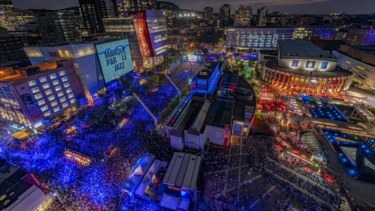 Festivals and events are simply a way of life here! 🎷

Now: imagine hosting a meeting with the Montréal International Jazz Festival as your backdrop? 🤩

Learn more from <a href="/Thrillist/">Thrillist</a>!

⮕ thrillist.com/event/nation/m…

 📷Victor Diaz Lamich #montreal #eventprofs #travel
