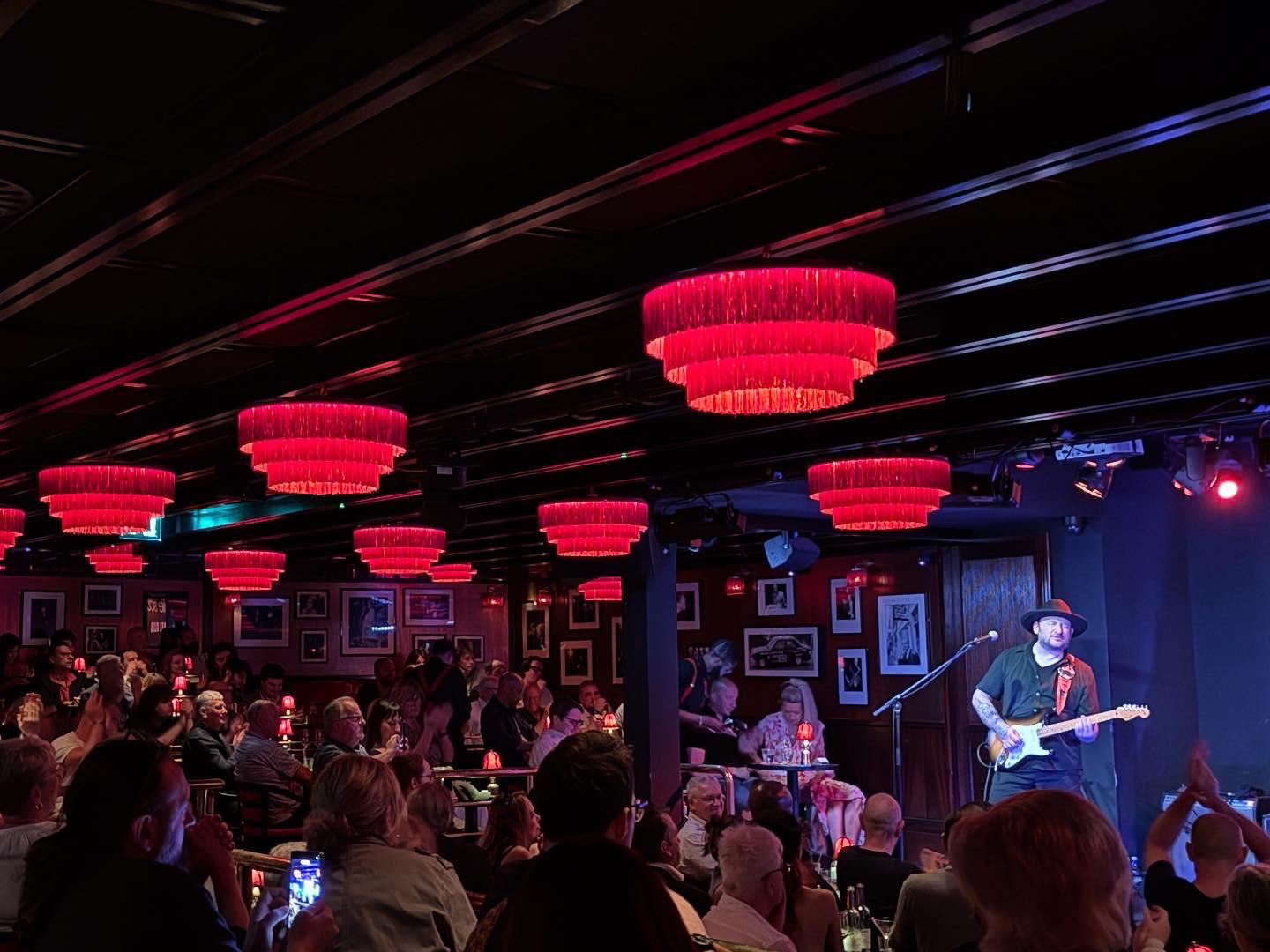 Eric Clapton Clubbing At Ronnie Scott’s Eric Clapton & Buddy Guy – Ronnie Scott's 1987 – 3 x CD