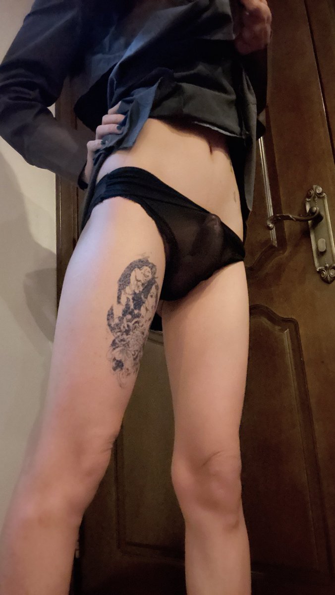 好想参加淫趴啊，话说这种时候是想被我操呢 还是说想操我呀 。 #伪娘 #女装子 #女装大佬 #伪街 #露出 #丝袜 #ts #贞操锁 #文爱 
＃四爱