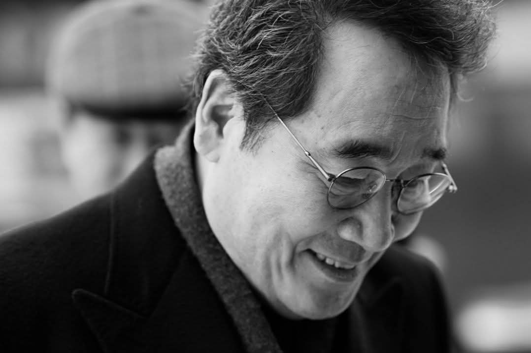 국격 이란? 그 나라 지도자의 사람 된 바탕과 타고난 성품이 함께 동반되어야 높이 평가되는 것이다. 그래서 대통령은 아무나 해서도 안되고  특히 준비되지 않은 사람은 넘볼 수 없는  자리다.