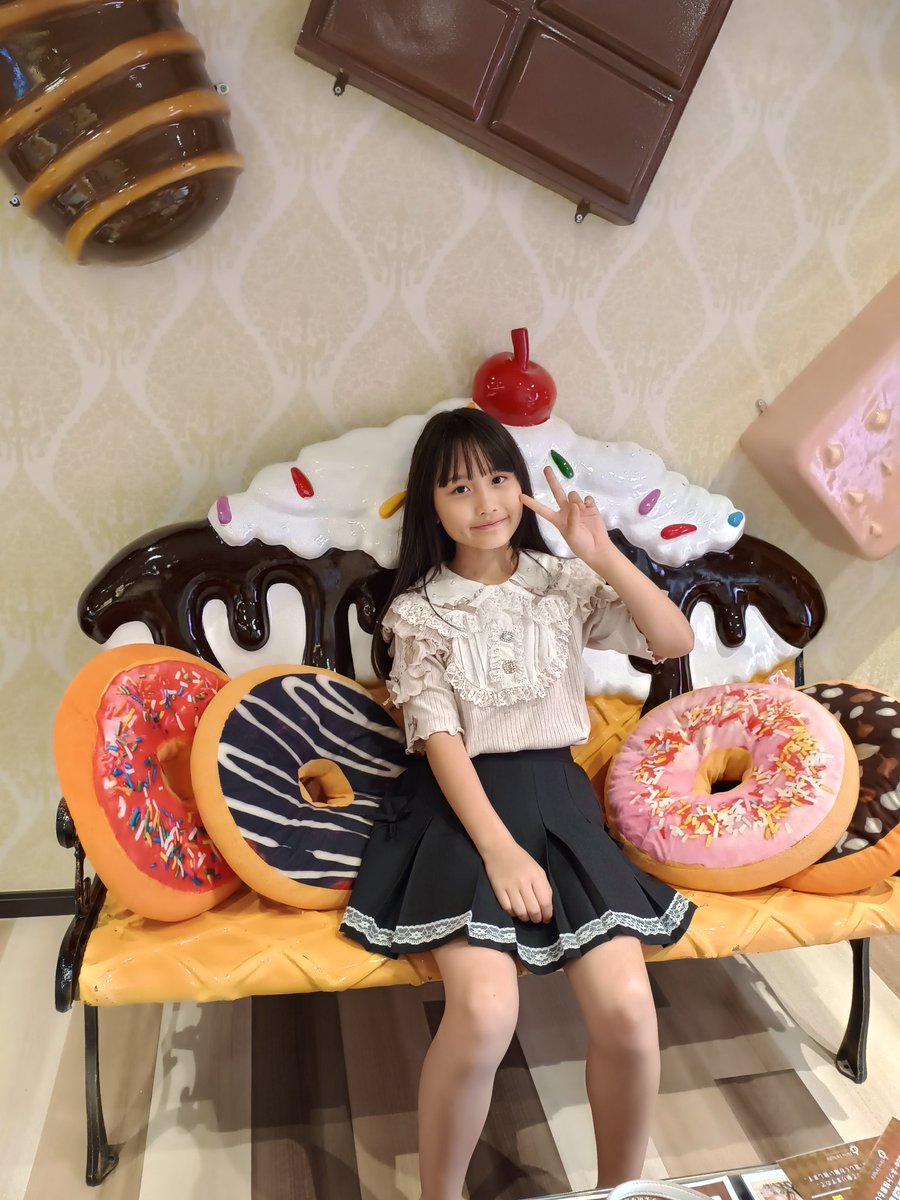 ツイートしようと思ったらもう埋まってた！びっくり😶😶😶ロケーションすごいよねここ！りあにゃんも楽しみ🩷どんなお洋服がいいかな？　おやすみなさい(:3[▓▓]