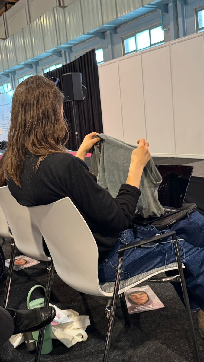 🎥 The #CircularGarment doc is out!

Premiered at #TextilesRecyclingExpo, it showcases interregional work turned into EU innovation - 30% Sasia cotton + SaXcell fibres &amp; dyed in Italy with recycled dyes.

Watch it 👇
🔗 youtu.be/1NulSgbbQaU

#EUTextiles #RegioGreenTex