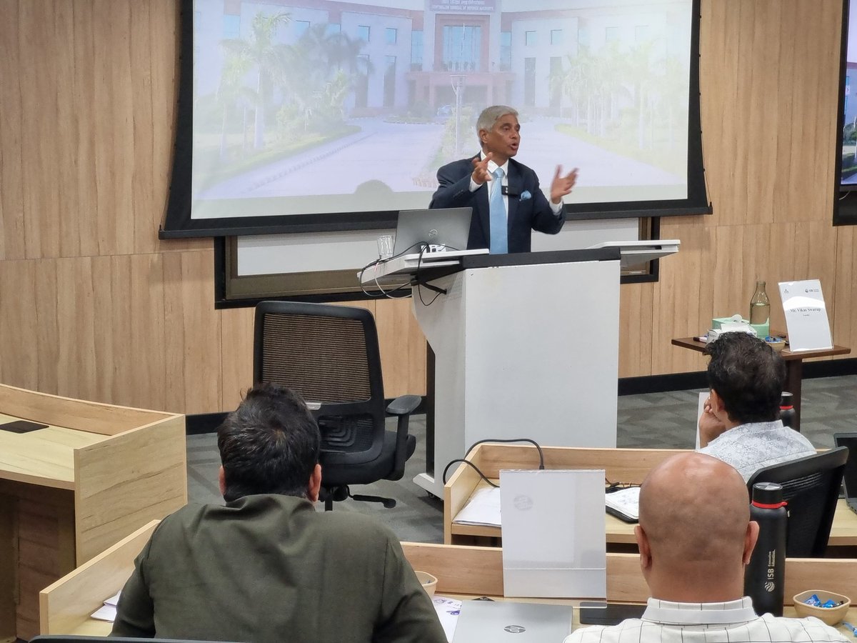 VikasSwarup's tweet image. Had the privilege of addressing officers of the Indian Defence Accounts Service at @ISBedu Mohali as part of their Mid-Career Training Programme. Spoke on Geopolitics and International Trade — followed by a sharp, engaging Q&A session. A rewarding exchange.