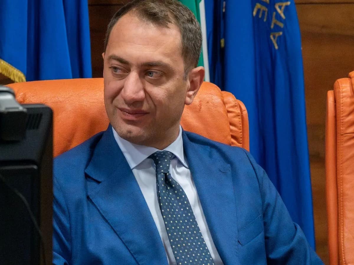 Francesco Fanelli su inaugurazione stazione ferroviaria di Bella-Muro
"Le infrastrutture rappresentano un fattore trainante e imprescindibile per combattere l’isolamento che ragioni antiche e orografiche hanno innescato nell’area"
consiglio.basilicata.it/consiglioinfor…