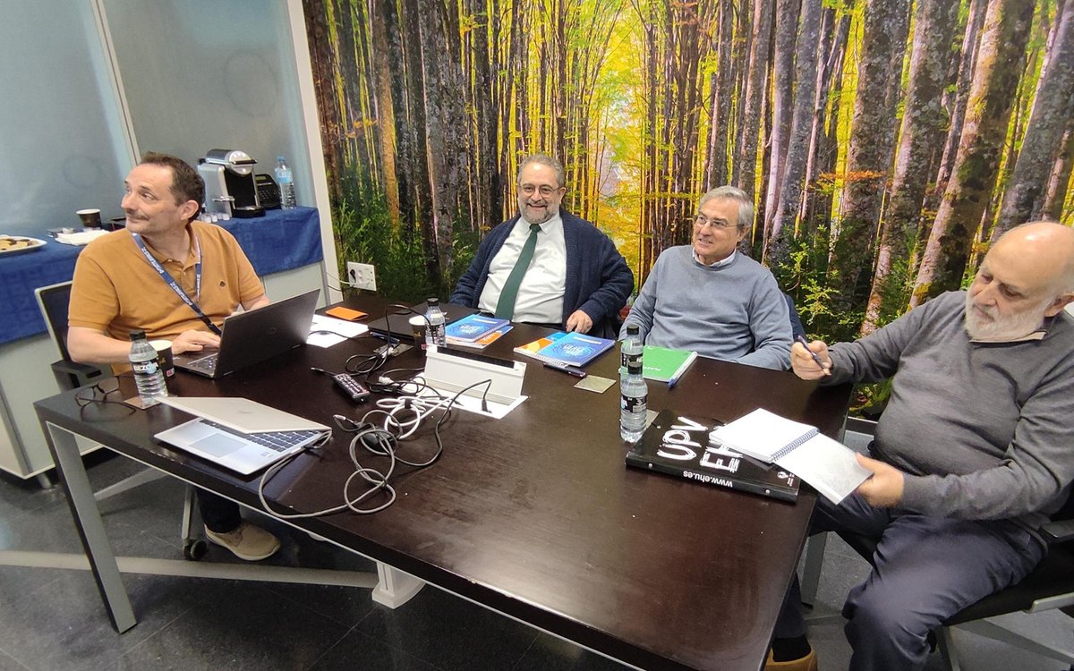 BCMaterials's tweet image. Very nice visit by members of our Local Advisory Committee who received an update on the center's progress toward our 2021-2025 Strategic Plan, learnt about ongoing research projects, and offered assessment and suggestions for drafting the next Plan. Thanks a lot for your help!
