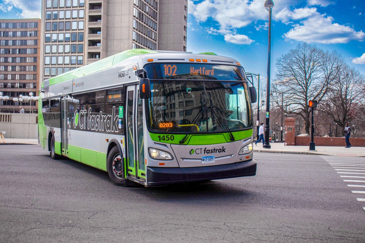 The secret to getting around Central CT? It’s green, and always on time. 💚🚍
