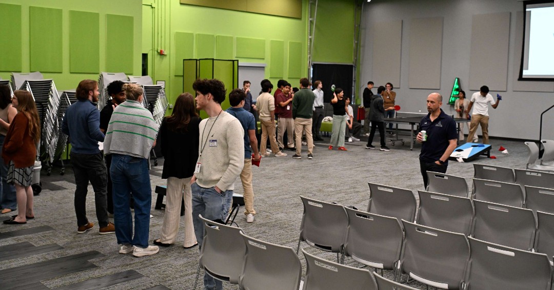 SymboticTweet's tweet image. This week, our interns took part in a networking event to help them connect with colleagues from across the company.
We’re excited to have these bright minds on board and can’t wait to see the impact they’ll make this summer.
#InternshipProgram #FutureInnovators #LifeAtSymbotic