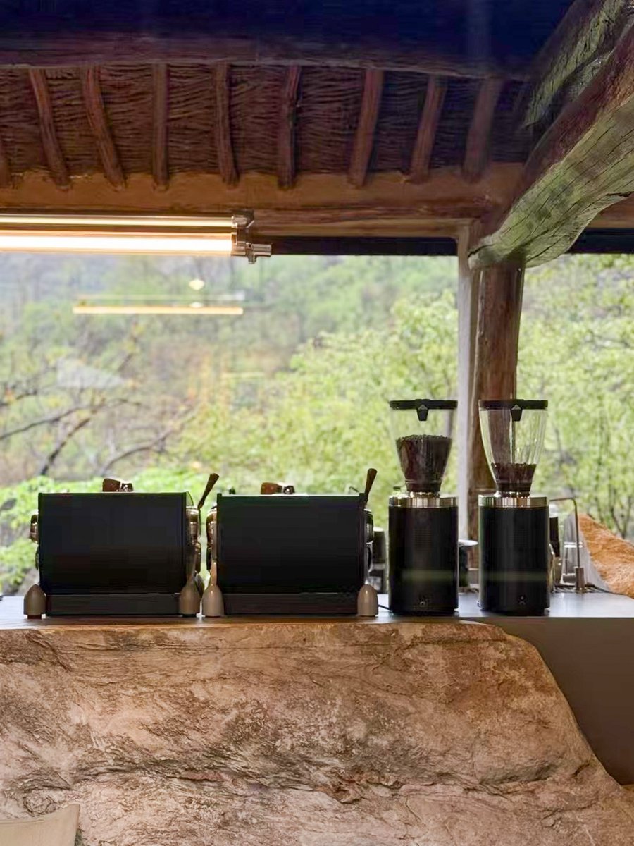 slayerespresso's tweet photo. Espresso in beautiful places: Beijing Fangshan Edition.
In the mountains you'll find a coffee bar like no other with two Espresso Single Group machines pulling SLAYER shots in a serene setting.
📍 One Stone
#SlayerEspresso #MakeCoffeeBetter #SlayerInTheWild https://t.co/GwNASnyBUz