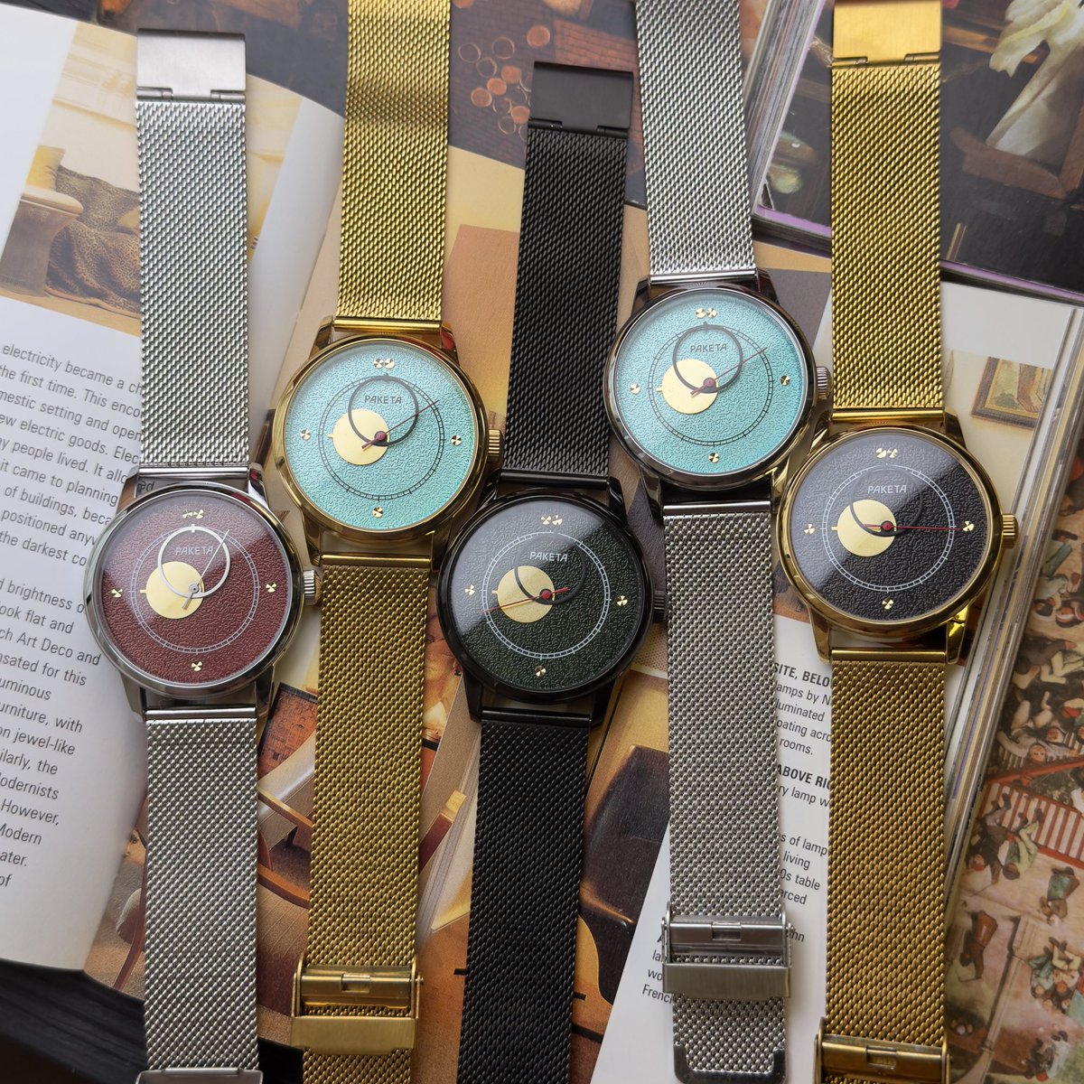 Я сделал свой последний выпуск часов. 
Назвал его Ракета Коперник Наследие. 
Убрал все не нужные надписи, автоподзавод, хорошие стекла, миланка, размер 40мм, все как вы просил. 
Тираж 500 шт
Каждый вид по 100шт. 
Больше делать ничего не буду. 
Цена - шара. 
Репост пожалуйста 🙏🏻