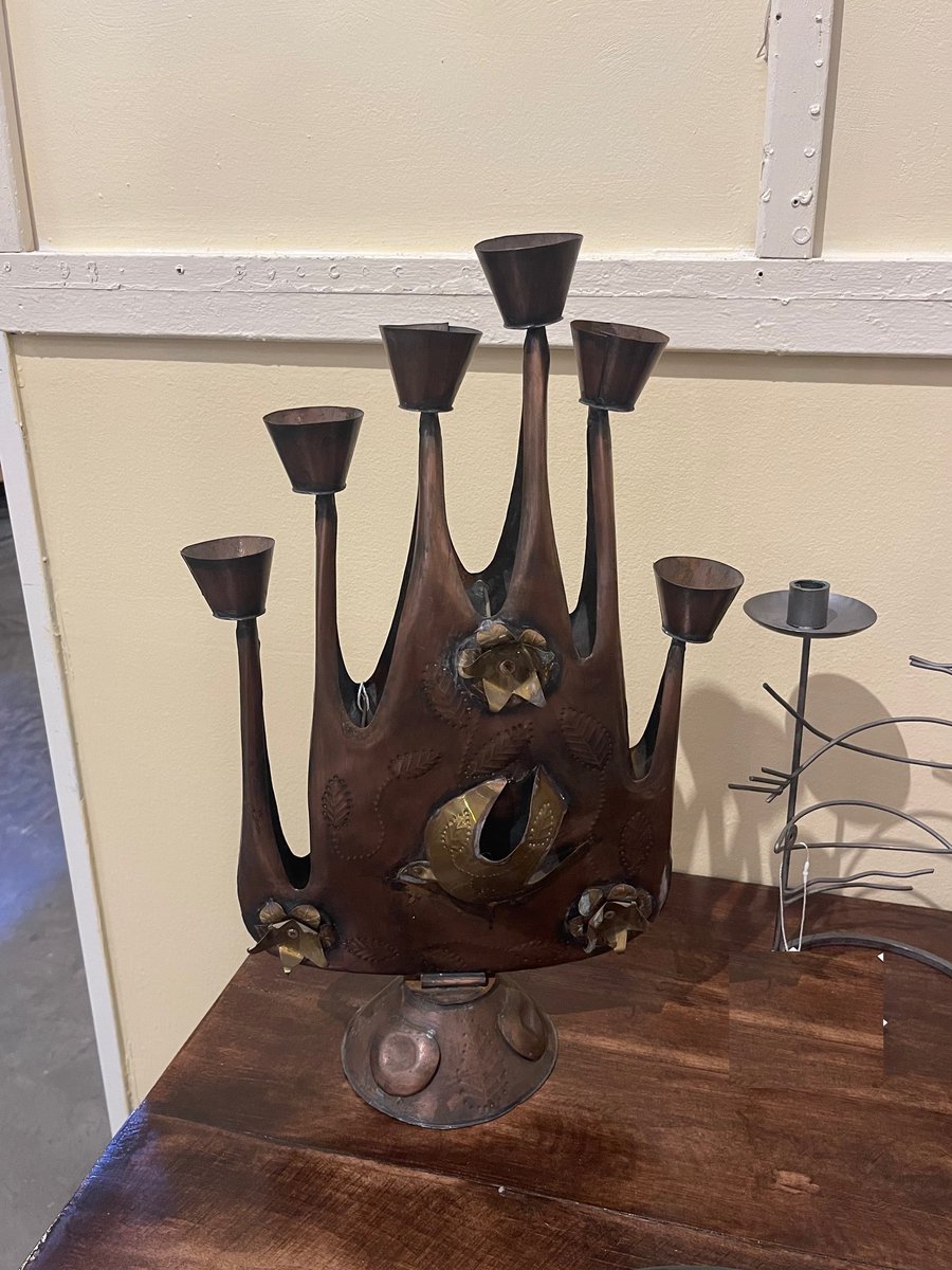 GasLampAntiques's tweet image. Really unusual 1960s Gene Byron candelabra made in Mexico! From GasLamp Too booth T451 - won't be here long so take this cool piece home for $250!! Shop online at GasLampAntiques.com.

#gaslamptoo #candelabra #genebyron #nashvilleantiquestore #shoplocal