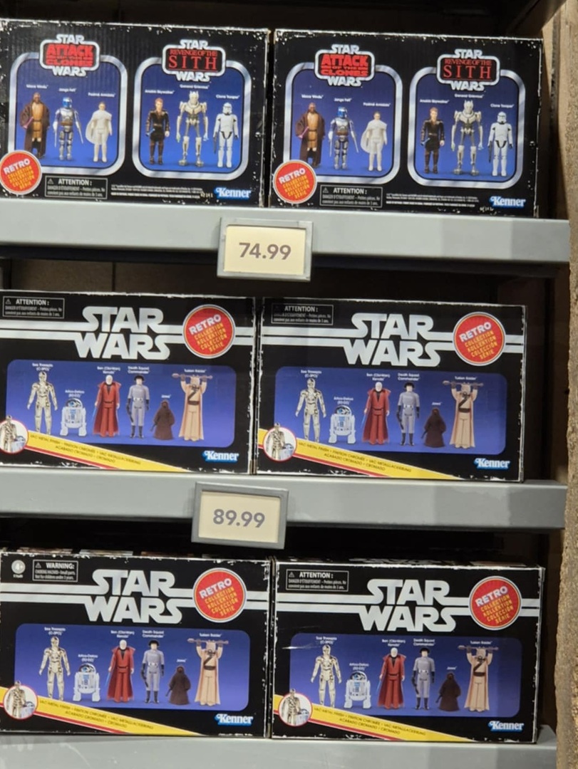 FanthaTracks's tweet photo. From Insta: https://t.co/vz4NZr5aTf
Some of the merch offerings currently at #startraders in floridas @waltdisneyworld at the end of #startours https://t.co/OBmQGm6wi7