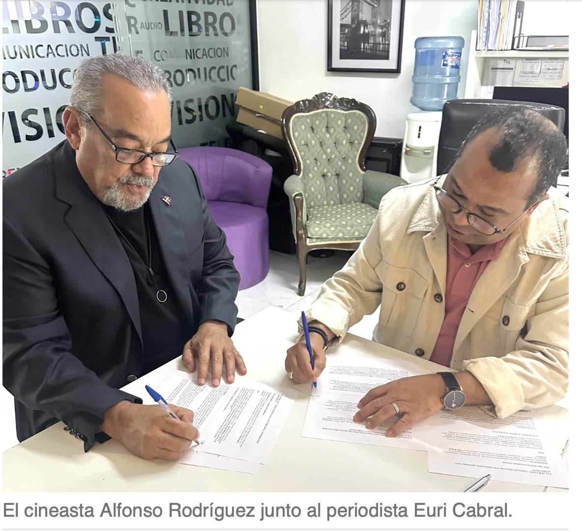 El legado que aspiro dejar a mis hijos y nietos es una plataforma íntegra, construida con esmero, colmada de producciones que reflejan el alma y la esencia de lo dominicano. Un espacio donde la cultura, la identidad y el valor artístico se entrelacen como herencia viva.
No es
