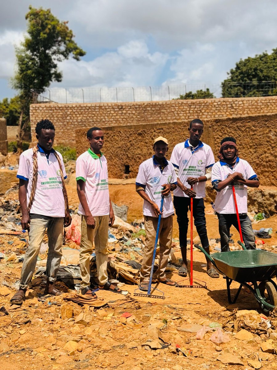 In #Baidoa, on #WED2025, we engaged, educated, and empowered IDPs and communities to take the lead in ensuring cleaner, greener, and more sustainable communities-through a thought provoking forum and a town cleaning exercise.