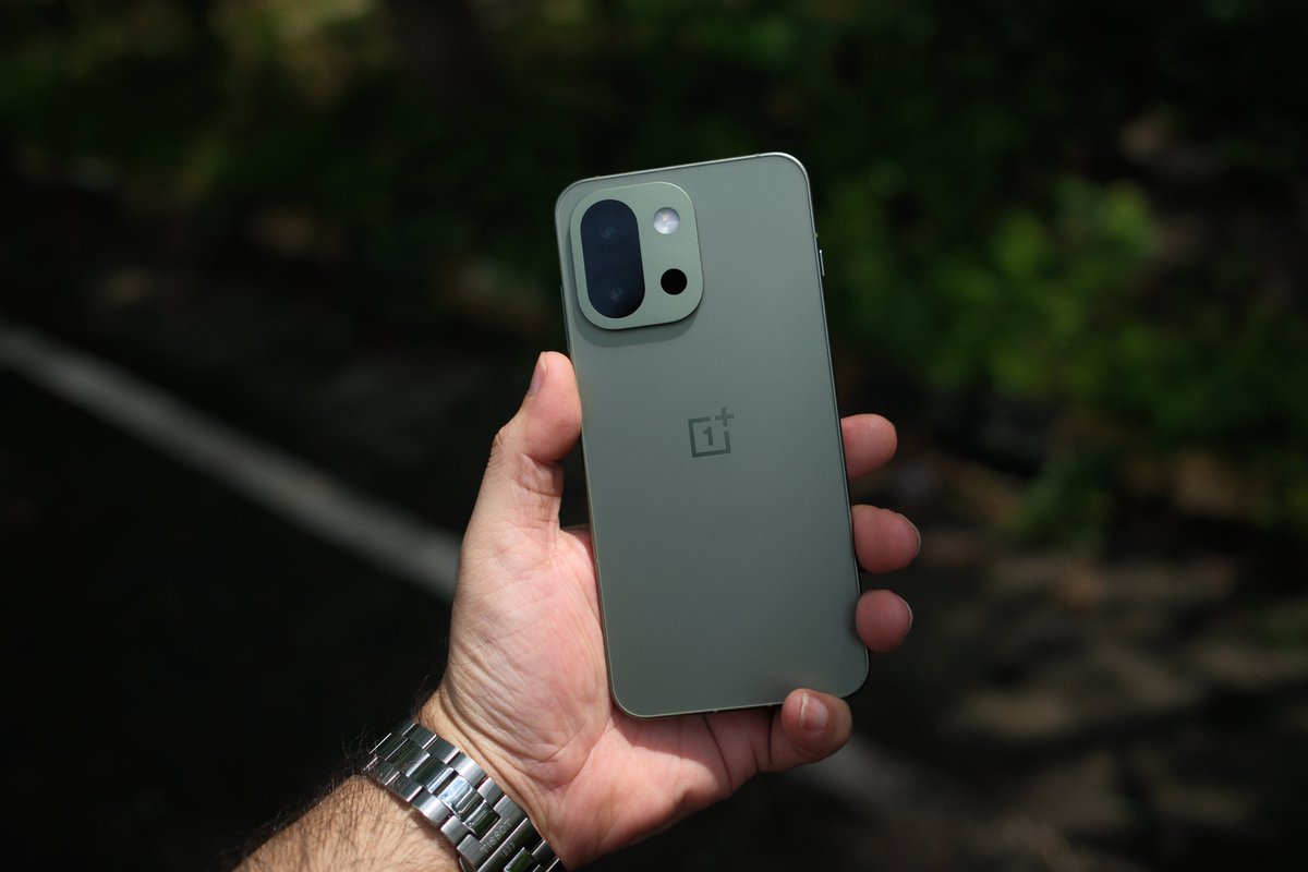 gogiinc's tweet image. OnePlus 13S Camera Samples Thread 📸
Testing out the camera on the new #OnePlus13S here’s a breakdown of what it captures across different scenarios. 

#ShotOnOnePlus #OnePlus #OnePlus13Series 

watch - youtu.be/B129ewrb5S8