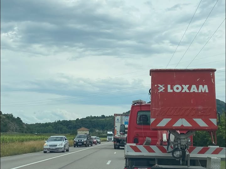 [TRAFIC] 🔴L’autoroute est rouverte dans le sens nord-sud entre Tain et Valence, mais le trafic reste saturé sur les axes secondaires, comme en témoigne cette photo prise au nord de Tain. 🚗🚙

#Trafic #Tain #Valence #autoroute #A7