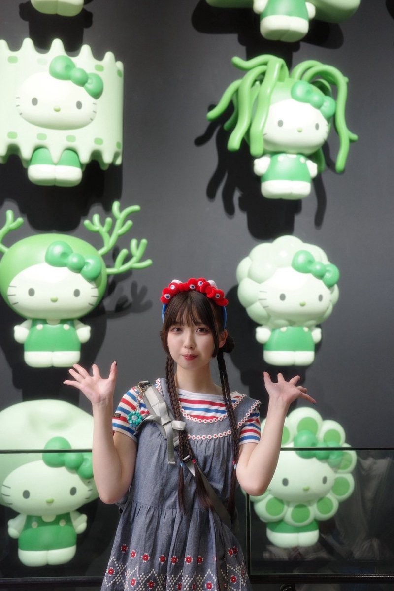 これが想像の10倍でかい藻キティさんです