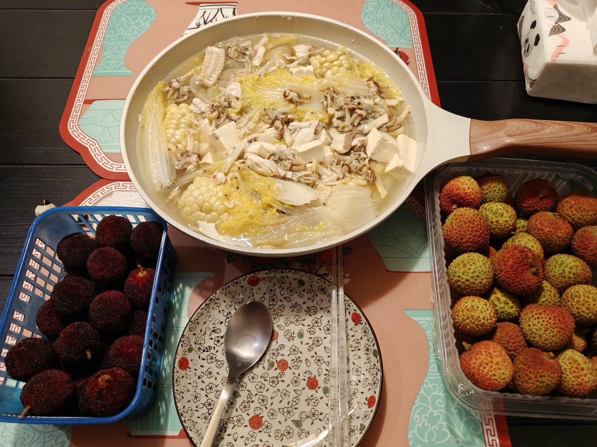 奔波一天回国，到家还有某人，收拾干净的小窝和减脂美食，算是没白疼你😘。