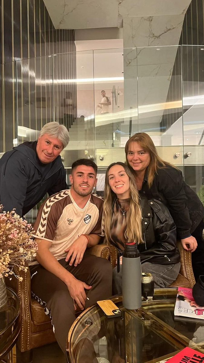 tvflorida's tweet photo. El casupense Edgar Elizalde se consagró campeón con Platense en Argentina. El floridense estuvo acompañado por su familia en la histórica consagración. https://t.co/ovtpwJT37Q