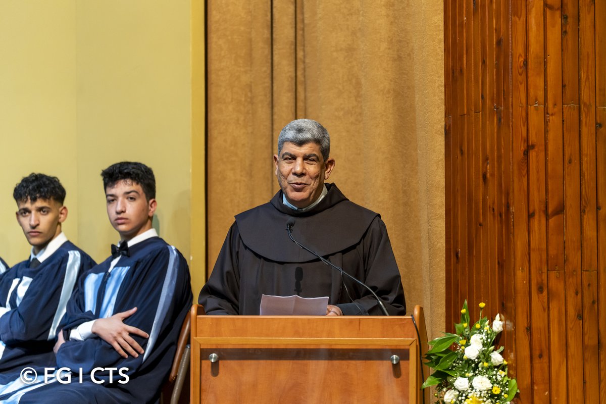 custodiaTS's tweet image. On June 2, the Terra Santa College in Bethlehem celebrated graduation's day. Fr. Ibrahim Faltas, Vicar of the Custody of the Holy Land, awarded the diplomas together with Fr. George Haddad, the school’s principal, in front of a filled hall.