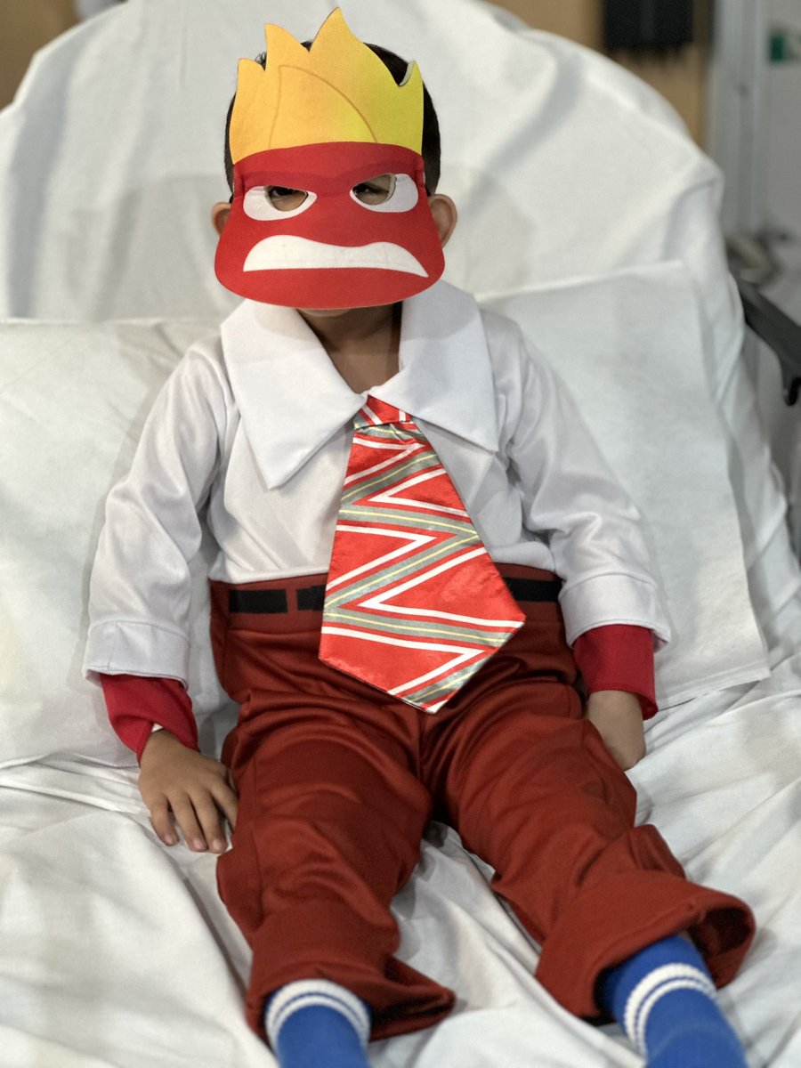 Tengo un paciente que siempre va disfrazado a sus procedimientos y en la última vez que lo vi  iba disfrazado de Ira: