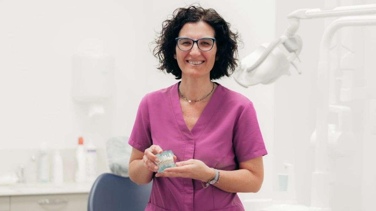 🗣️La odontóloga Victoria Martínez, especializada en el tratamiento de personas con necesidades especiales y autora del libro #SuBocaEnTusManos, habla sobre la falta de profesionales en este campo

consalud.es/dentalia/pacie…