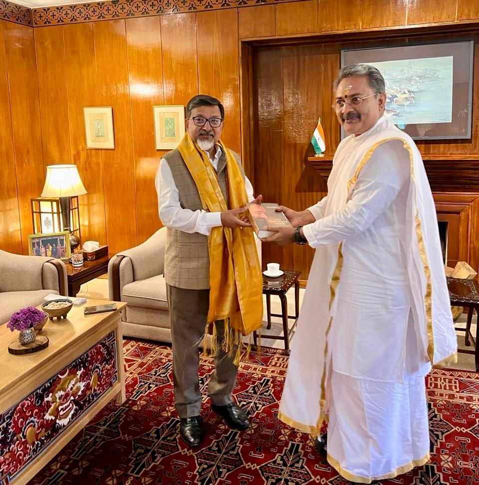 Indiainbhutan's tweet photo. Delighted to welcome Shri Prasanth S Nair, Trustee of the Art of Living Foundation, and members of the @ArtofLiving family in Bhutan, at India House. Engaging discussion on holistic well being and empowering individuals and communities through Yoga, meditation, mindfulness!

@IndianDiplomacy @MEAIndia @SudhakarDalela @iccr_thimphu @iccr_hq @IndiainBhutanCG