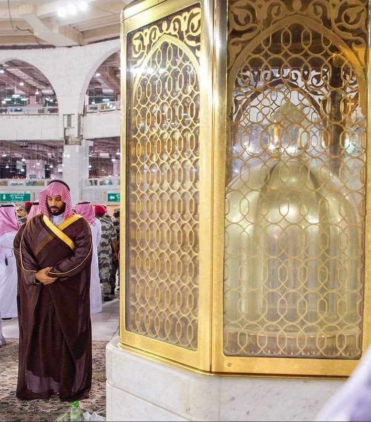 نيابة عن #خادم_الحرمين_الشريفين ..
#ولي_العهد يصل منى ليشرف على راحة حجاج بيت الله الحرام وما يُقدم لهم من خدمات وتسهيلات ليؤدوا مناسكهم بكل يسر وسهولة وأمان.